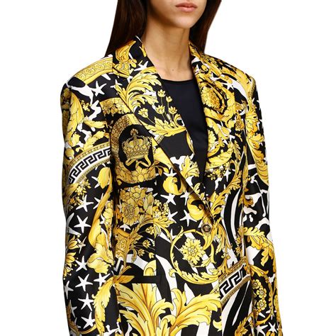 versace スーツ|Versace suits for women.